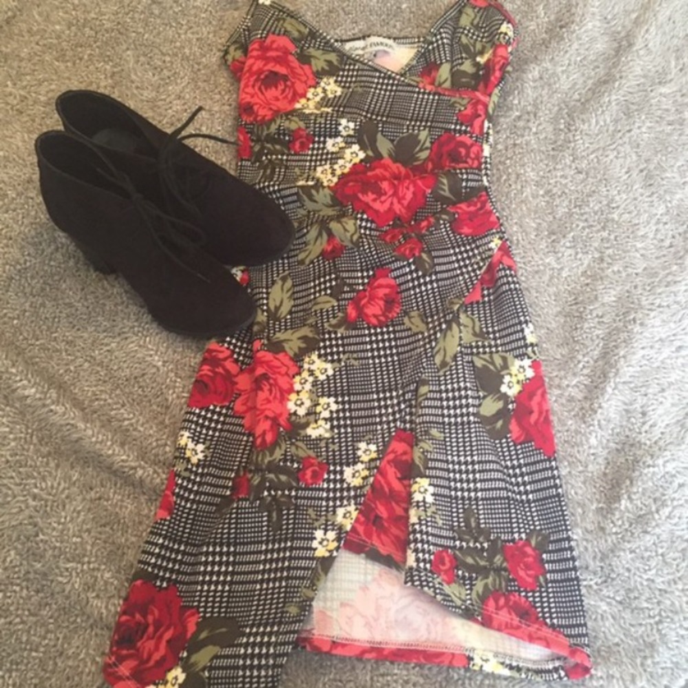 ALMOST FAMOUS Patterned Dress